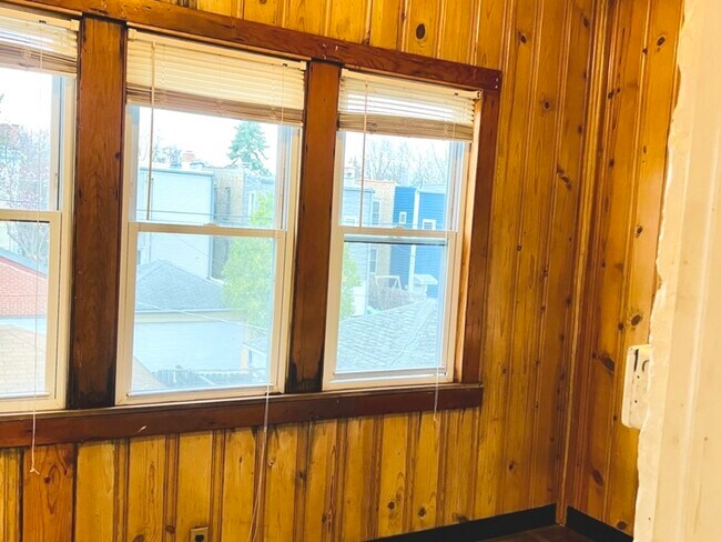 Building Photo - 5110 W Hutchinson St