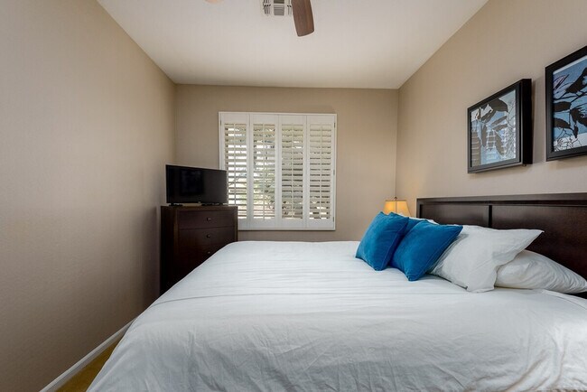 Building Photo - 6417 E Marilyn Rd