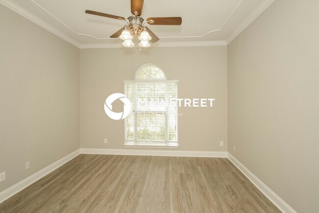 Building Photo - 3 Bedroom Pet-Friendly Home in Birmingham, AL with Main Street Renewal