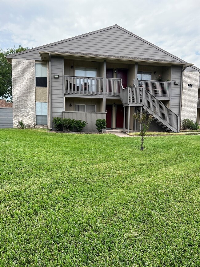 Building Photo - 1900 Bay Area Blvd