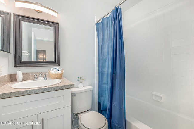 Building Photo - 1727 Avocado Ave