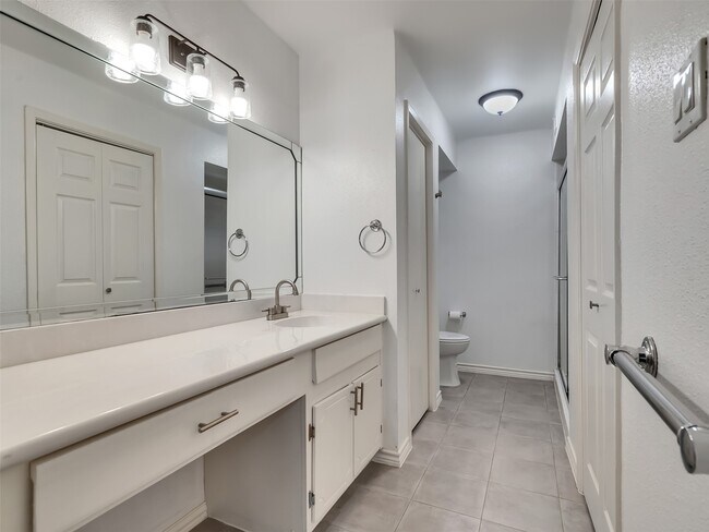 Building Photo - 5005 Georgi Ln