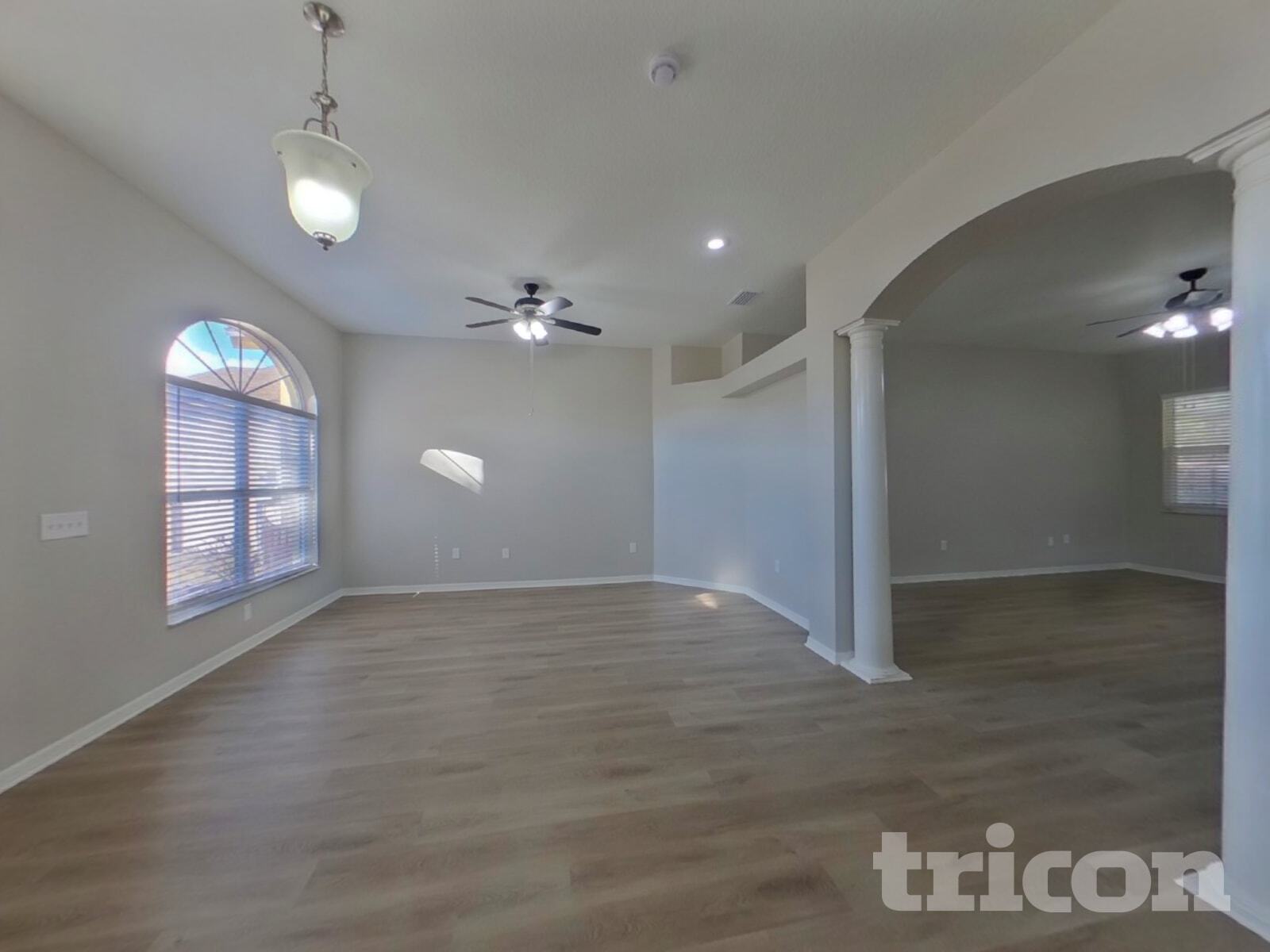 Building Photo - 1810 Cattleman Dr