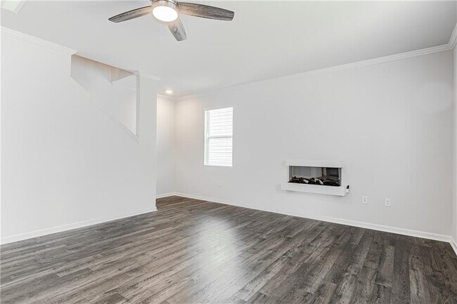Building Photo - 545 King Vlg
