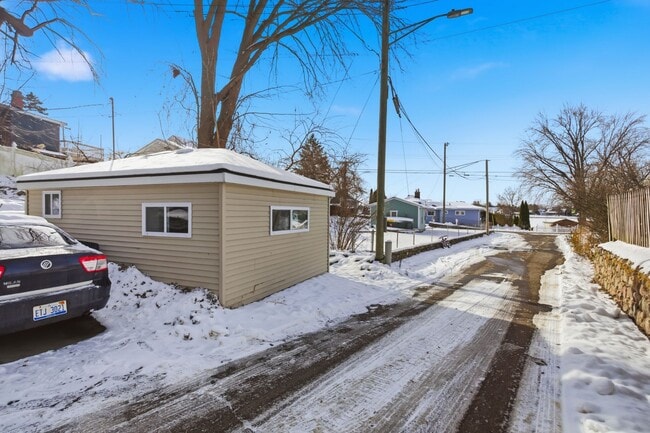 Building Photo - Charming 1-Bed, 1-Bath ADU in Lake Orion!