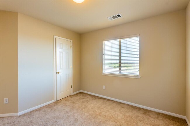 Building Photo - 9329 Castle Pines Dr