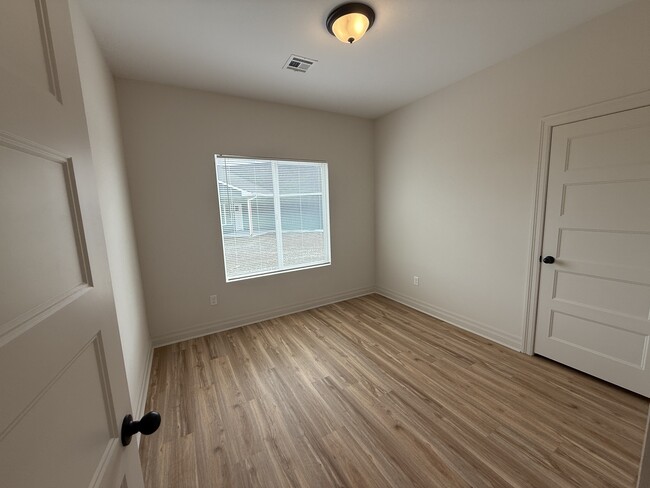 Building Photo - 1823 Liam Ct
