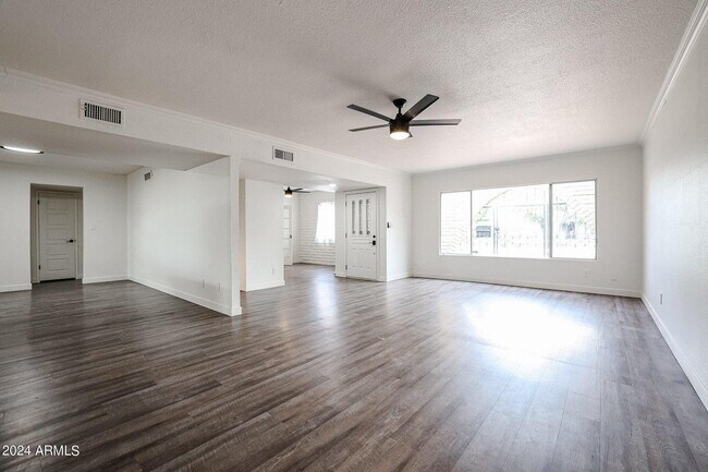 Building Photo - 1803 W Maryland Ave