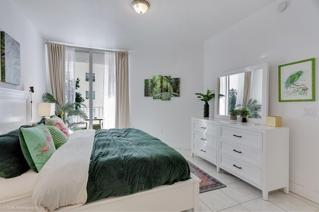 Building Photo - 255 Evernia St