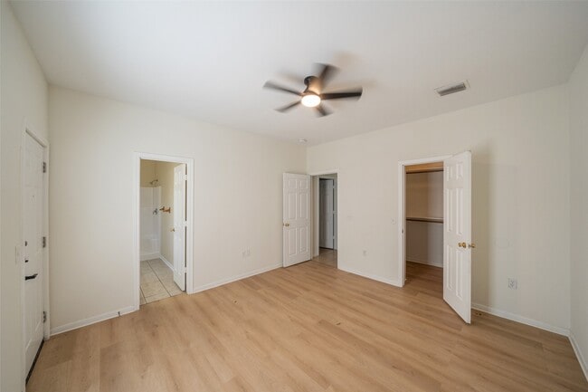 Building Photo - 5502 Finch St