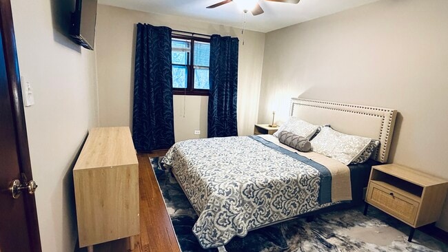 Building Photo - 9323 80th Ct