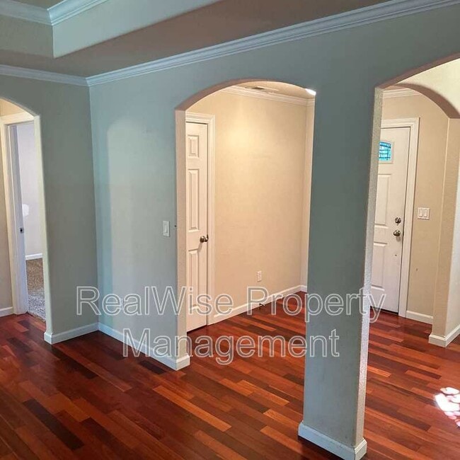 Building Photo - 115 Wagon Wheel Dr