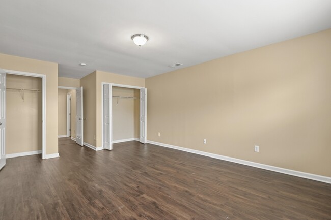 Building Photo - 363 Sanctuary Park Dr