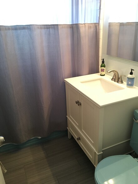 Building Photo - 11 2nd St NE