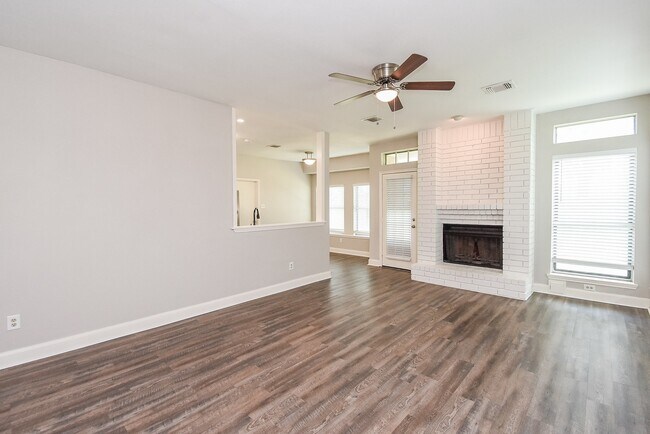 Building Photo - 3030 Great Lakes Ave