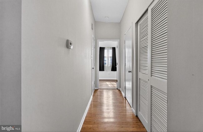 Building Photo - 1918 W Diamond St