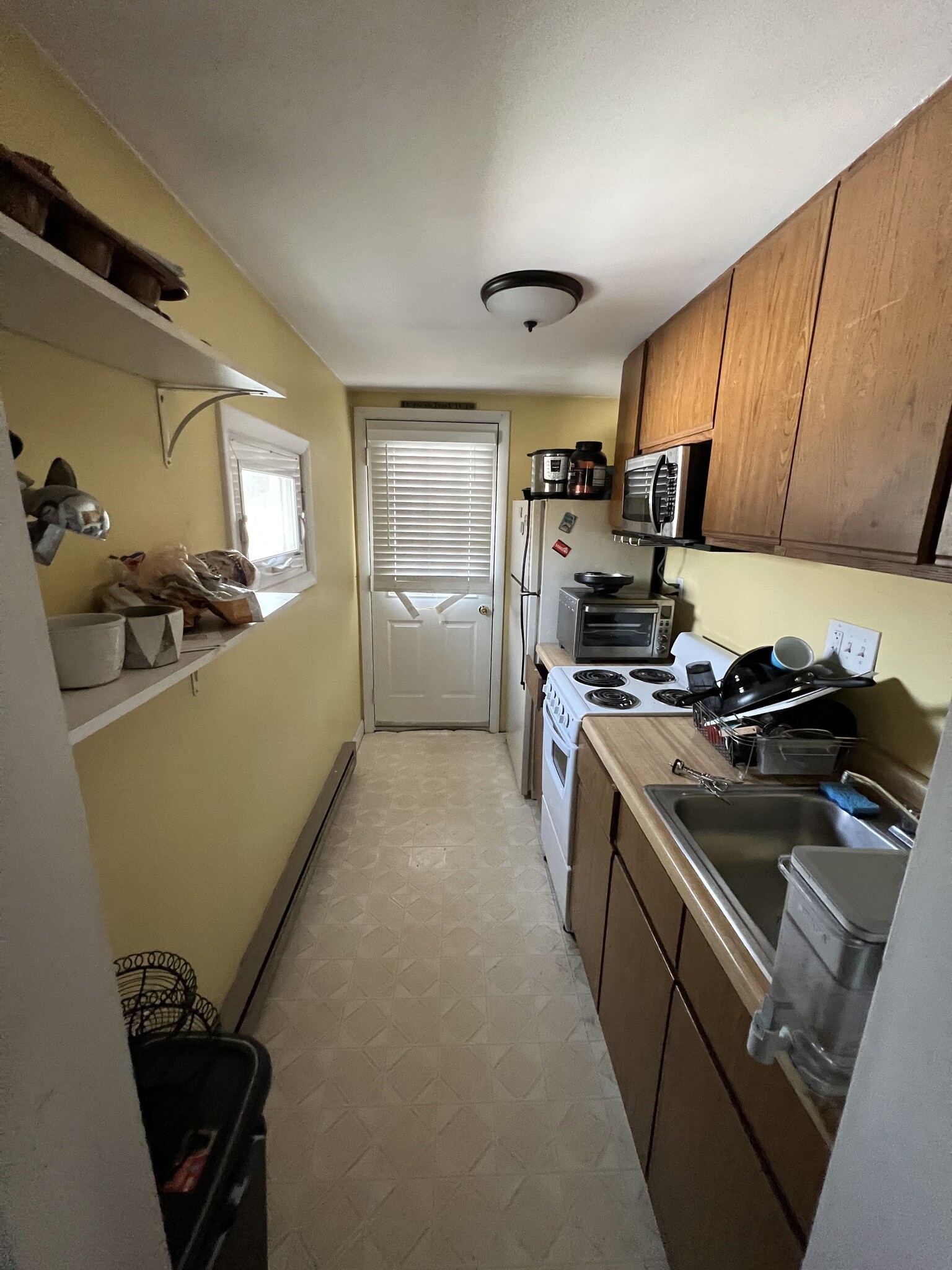 Kitchen - 67 Connors St