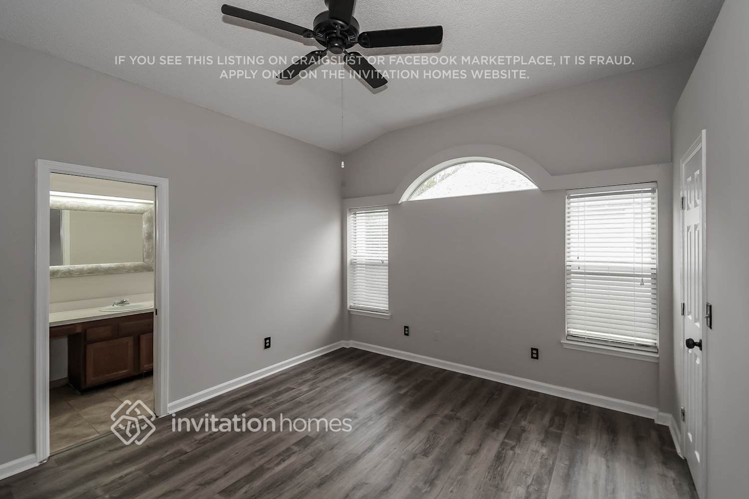 Building Photo - 8800 Fieldside Dr S