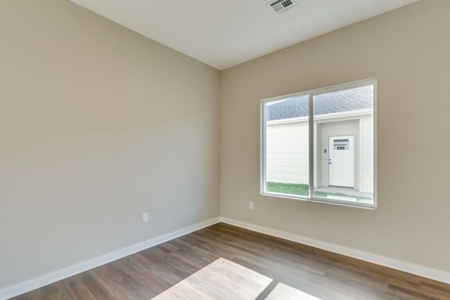 Building Photo - 15421 W Josephine Ct