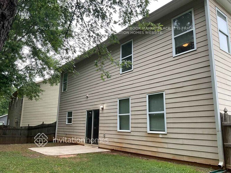 Building Photo - 2824 Harcourt Dr