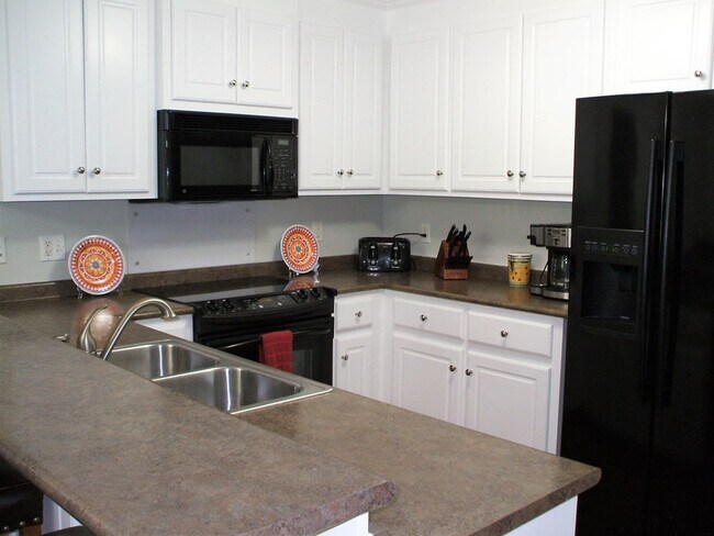 Building Photo - 202 Gwinnett Pl