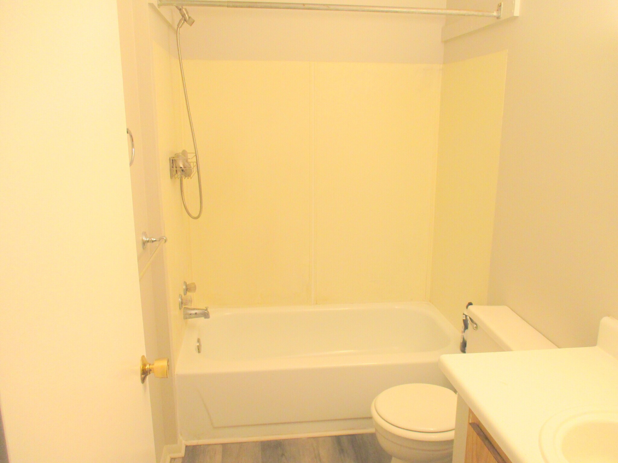 Building Photo - 411 Merchant St