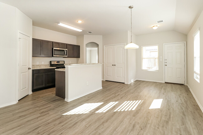 Building Photo - 3404 Cannon Dr