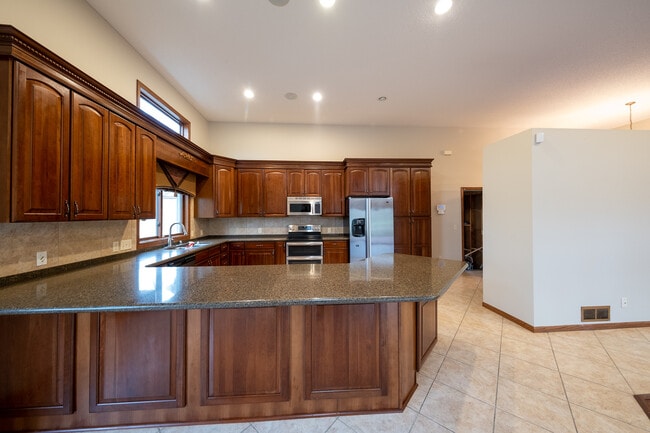 Building Photo - 8414 134th St Ct