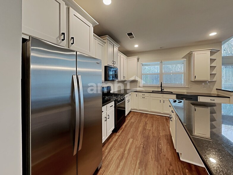 Building Photo - 776 Somersby Dr