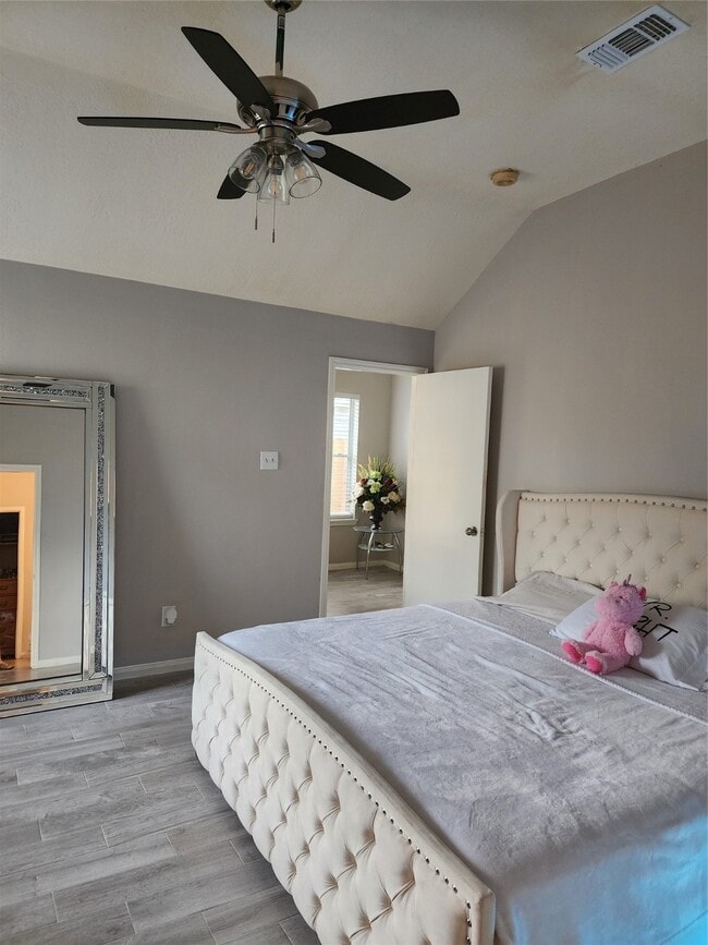 Building Photo - 8835 Aspen Meadow Dr