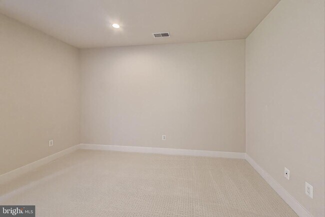 Building Photo - 6921 Renita Ln