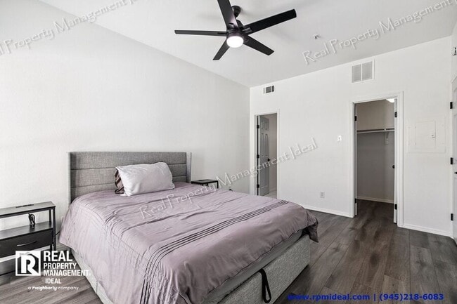Building Photo - 4104 N Hall St