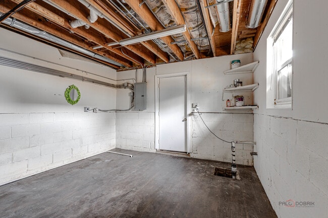 Building Photo - 400 Clifton Dr