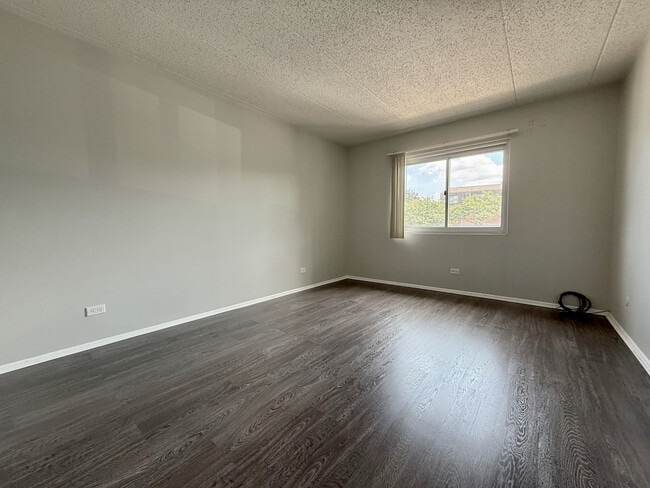 Building Photo - 3852 N Parkway Dr