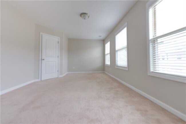 Building Photo - 496 Sunset Park Dr