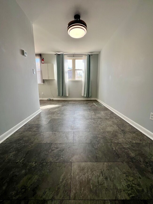 Building Photo - Beautiful 3bed-1.5 bath Home in Ambler!