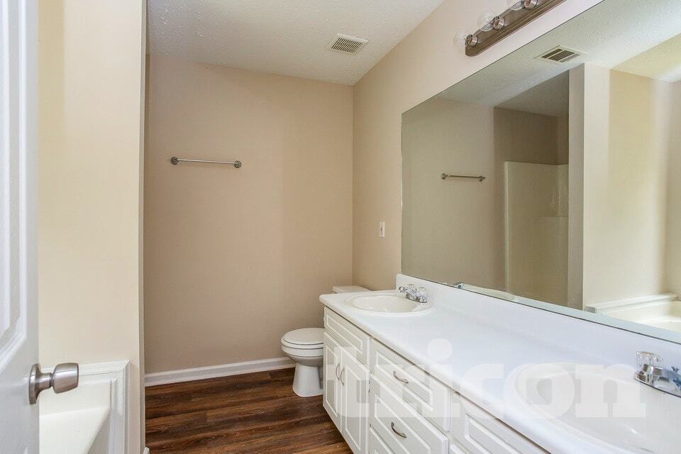 Building Photo - 450 Alcovy Way