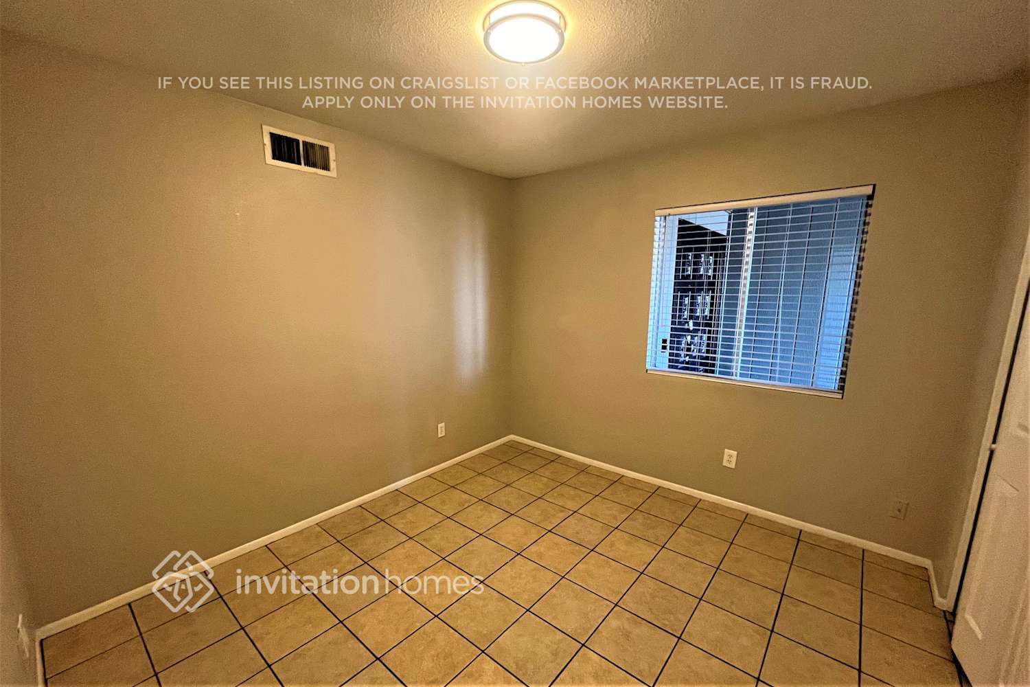 Building Photo - 4709 W Paradise Ln