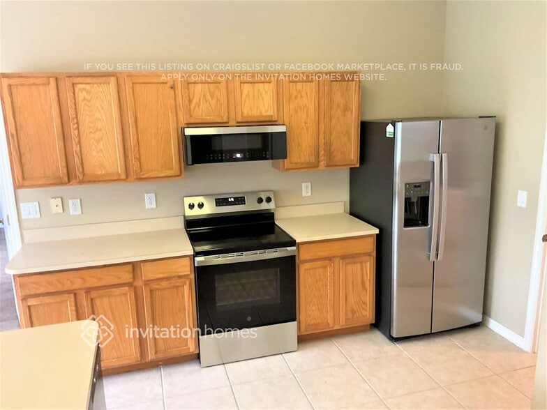 Building Photo - 1440 Kaslo Cir NW