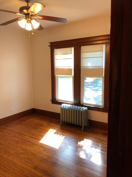 Building Photo - 1372 Amherst St