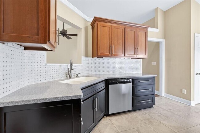 Building Photo - 135 Saltcreek Point NE