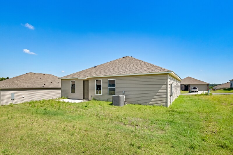 Building Photo - 2929 W McLaren Dr