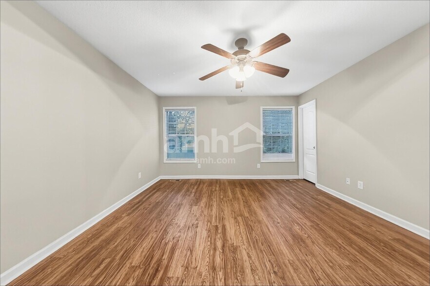 Building Photo - 4905 Sunday Silence Dr