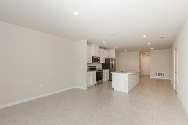 Building Photo - 9611 SW Libertas Wy