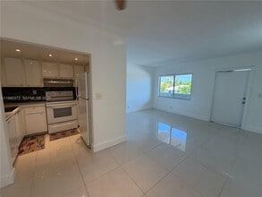 Building Photo - 1400 NE 54th St