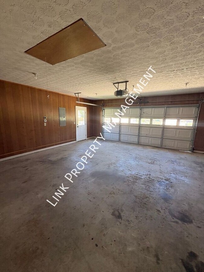 Building Photo - 6383 Rim Crest Ln