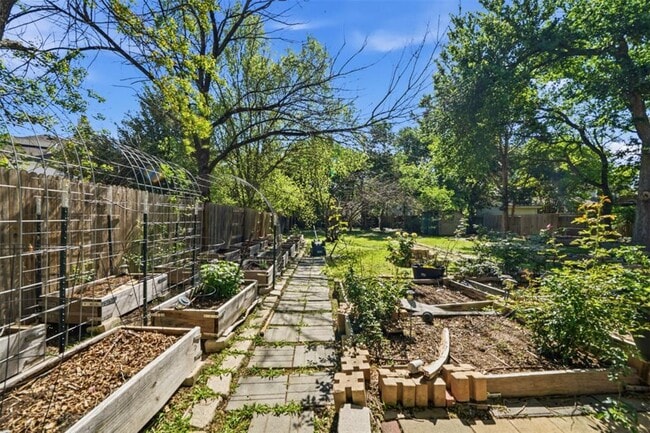 Building Photo - 2412 Cloud Peak Ln