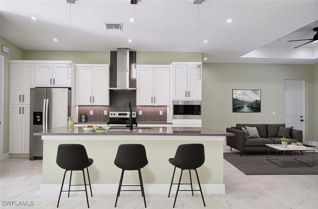 Building Photo - 219 33rd Ave NW