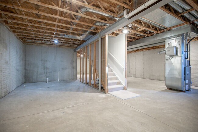 Building Photo - Welcome Home! 4 Bedroom/2.5 Bath Home in Avon!