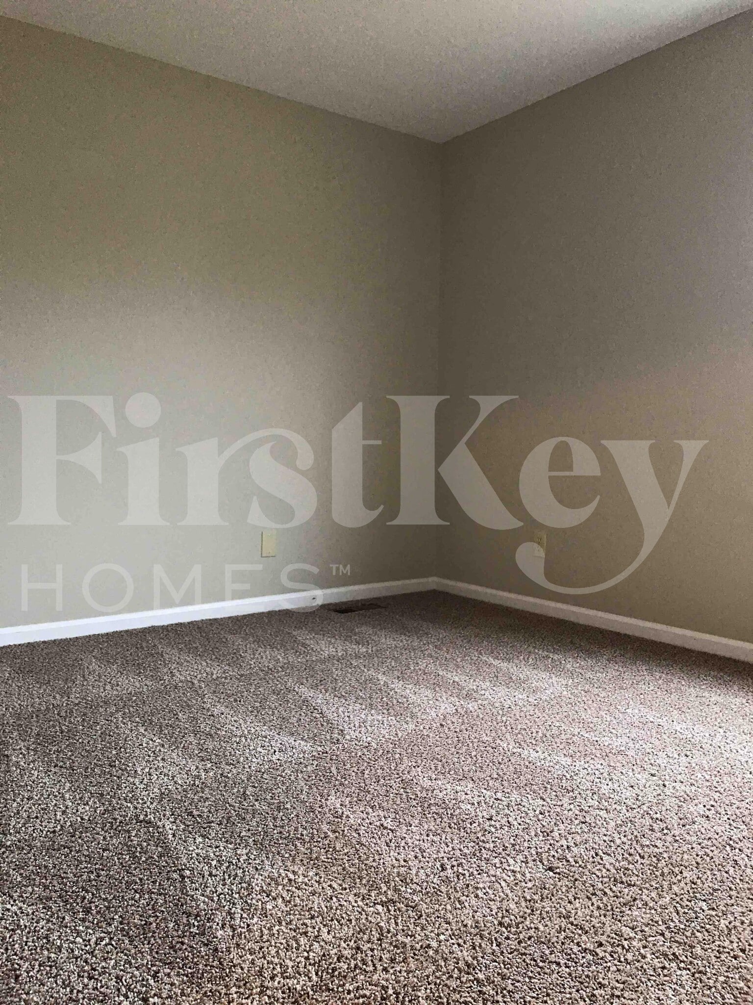 Building Photo - 5851 Tybalt Ln